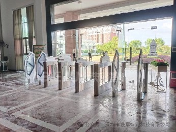 暴雨不懼、極寒無憂：鐵軍智能大學(xué)人行通道閘機的環(huán)境適應(yīng)性突破
