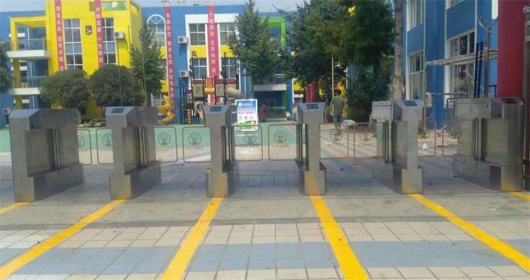 深圳閘機(jī)廠家教你如何正確選擇幼兒園閘機(jī)