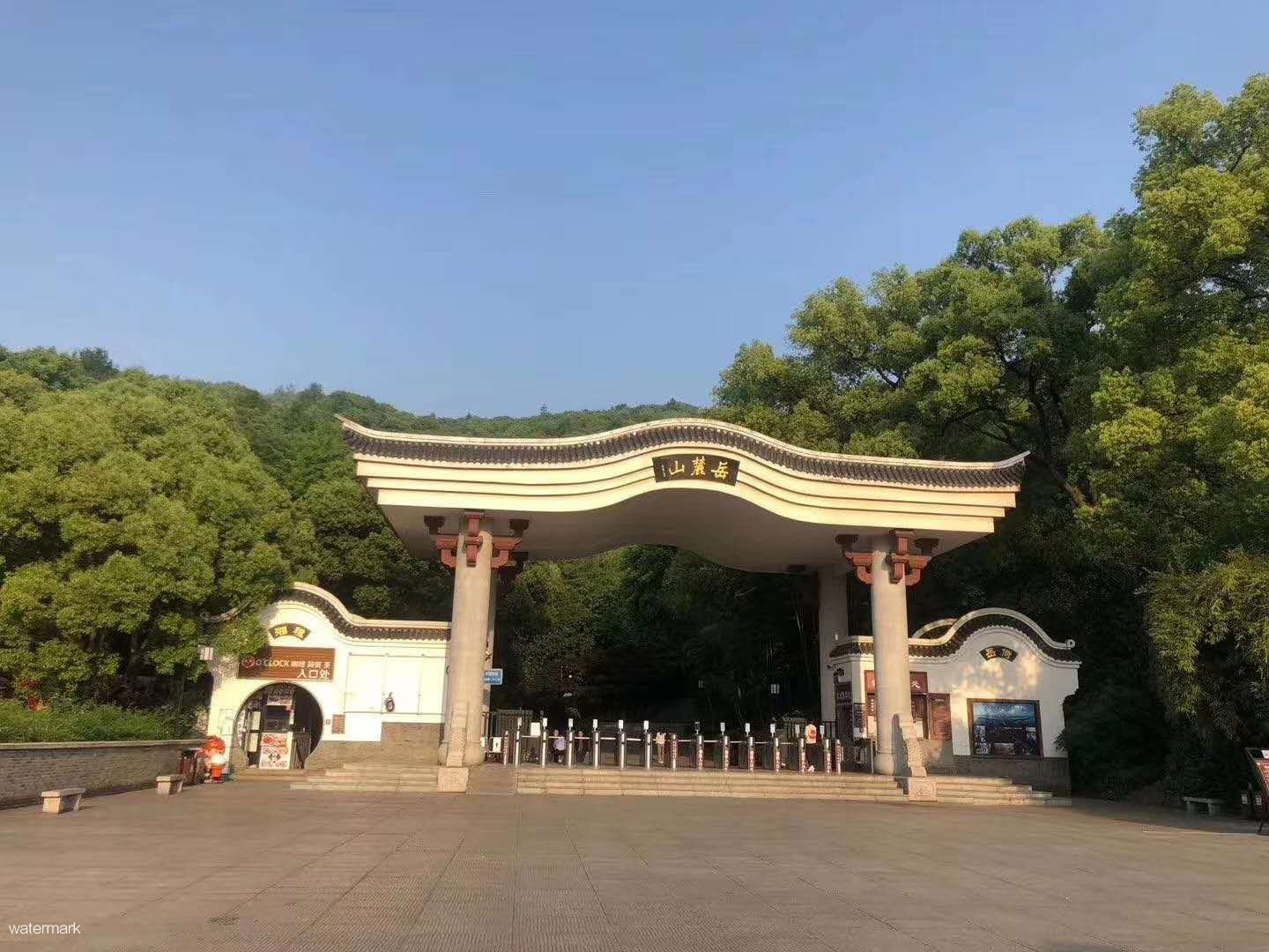 湖南景區(qū)票務(wù)閘機使用案例
