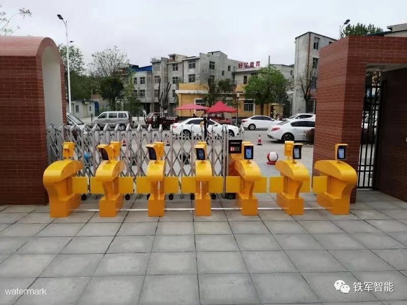 防疫期間幼兒園測溫人臉識別閘機(jī)-為祖國花朵保駕護(hù)航