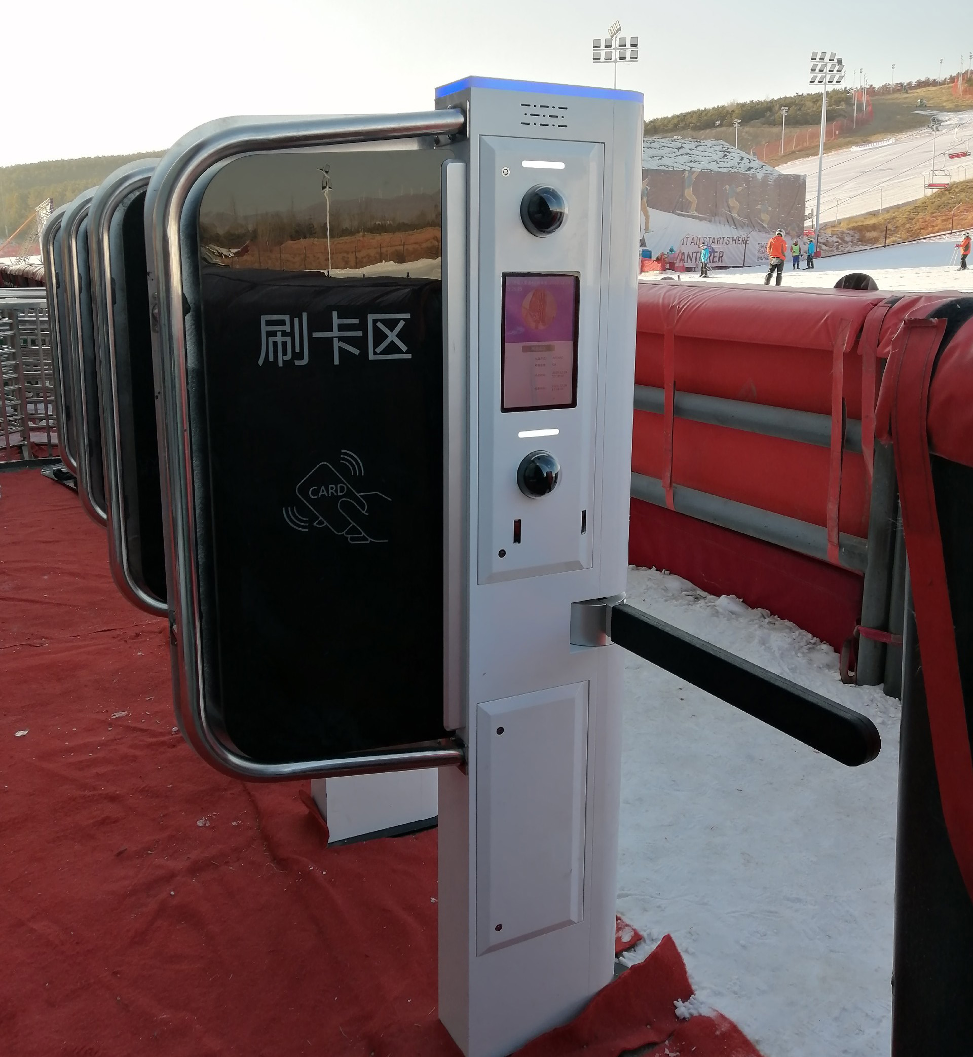 滑雪場自助檢票閘機作用和意義-鐵軍智能